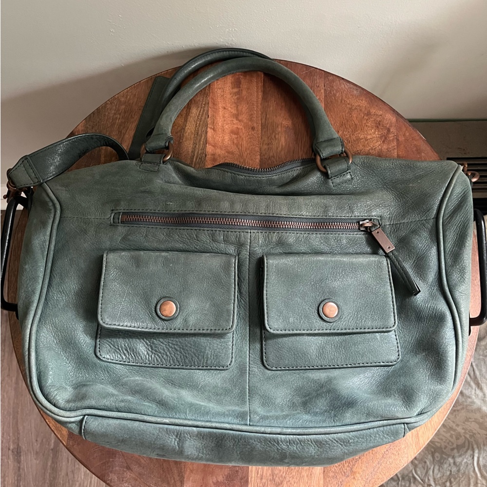 RARE BEAUTY!! Leibeskind Berlin pebble blue crossbody purse. Great condition!